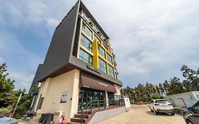 Sunrise Hotel Jungmun Branch